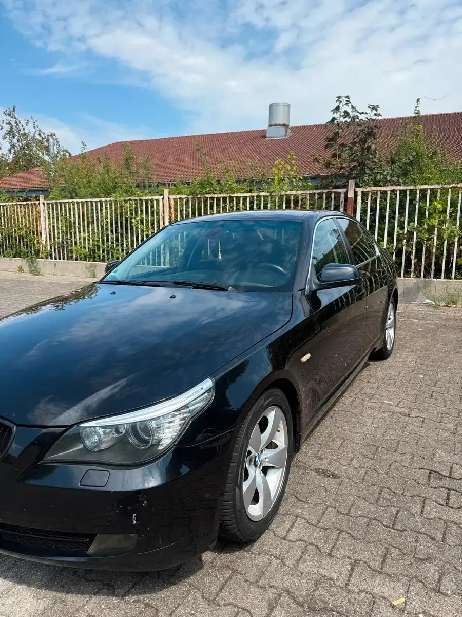 Gebraucht BMW 520 163 PS (119 kW) 2010 Schwarz Limousine