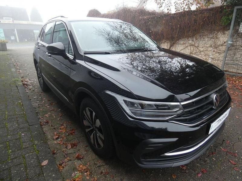 Gebraucht VW Tiguan Move 150 PS (110 kW) 2024 Schwarz SUV