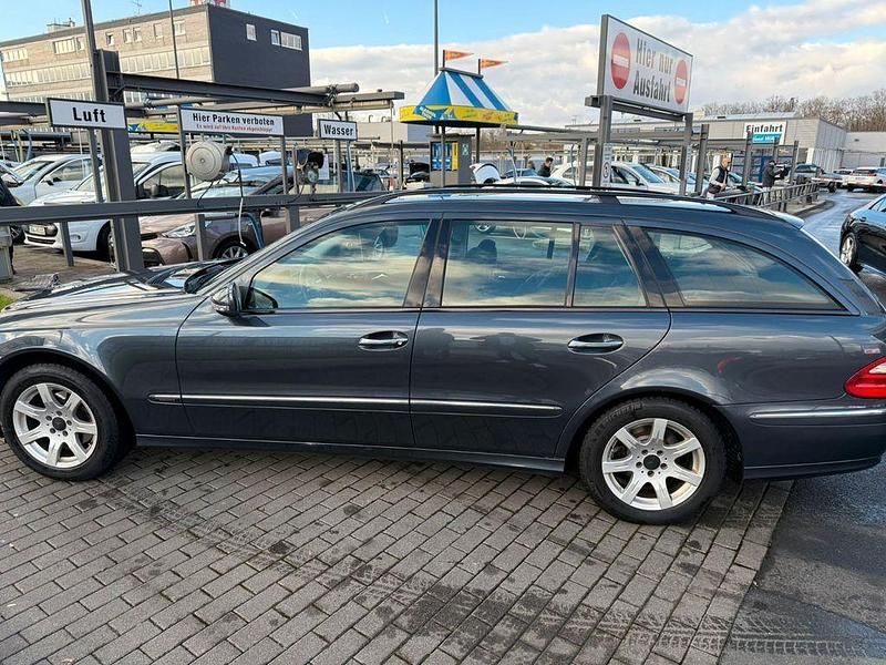 Gebraucht Mercedes E220 Elegance 170 PS (125 kW) 2008 Grau Limousine