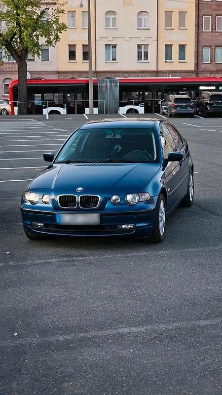 Usata BMW 316 Compact 2002 Blu Utilitaria