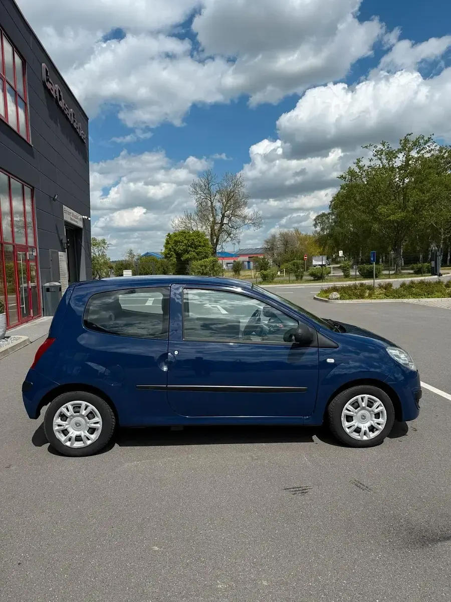 Używany Renault Twingo 60 KM (44 kW) 2009 Niebieski Hatchback