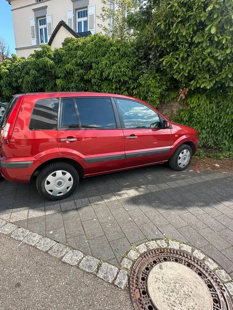Gebraucht Ford Fusion 80 PS (58 kW) 2007 Rot Kleinwagen