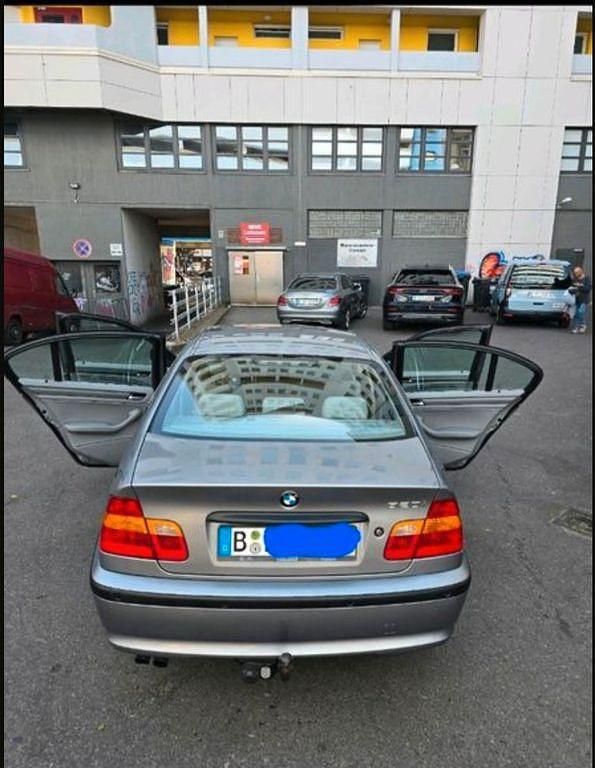 Gebraucht BMW 320 170 PS (125 kW) 2004 Grau Limousine