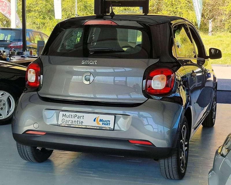 Second-hand Smart ForFour 90 CP (66 kW) 2018 Negru Hatchback
