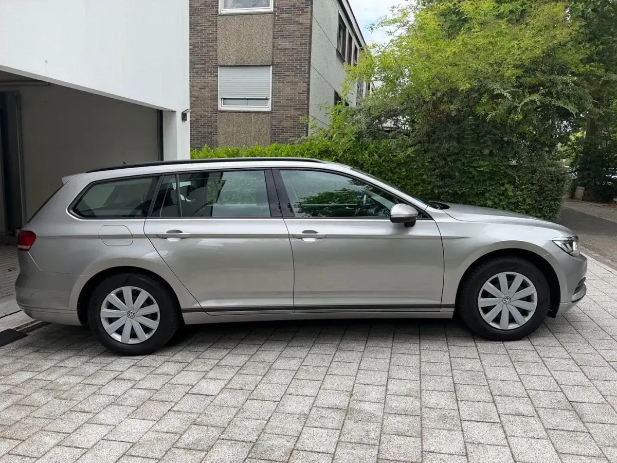 Gebraucht VW Passat 120 PS (88 kW) 2016 Silber Kombi