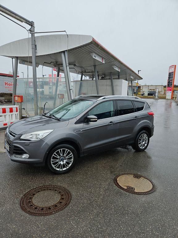 Gebraucht Ford Kuga Titanium 163 PS (119 kW) 2014 Grau SUV