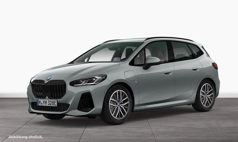 Grau Gebraucht 2023 BMW 225 Active Tourer M Sport Van / Kleinbus | 34.509 € (Guter Preis) - Bild 1/3