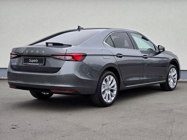 Gebraucht Skoda Superb Selection 150 PS (110 kW) 2022 Grau Limousine