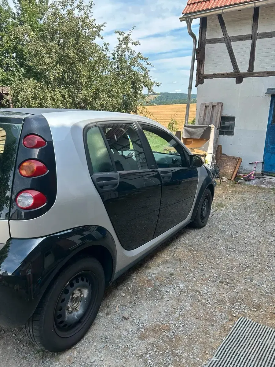 Second-hand Smart ForFour 74 CP (54 kW) 2005 Negru Hatchback