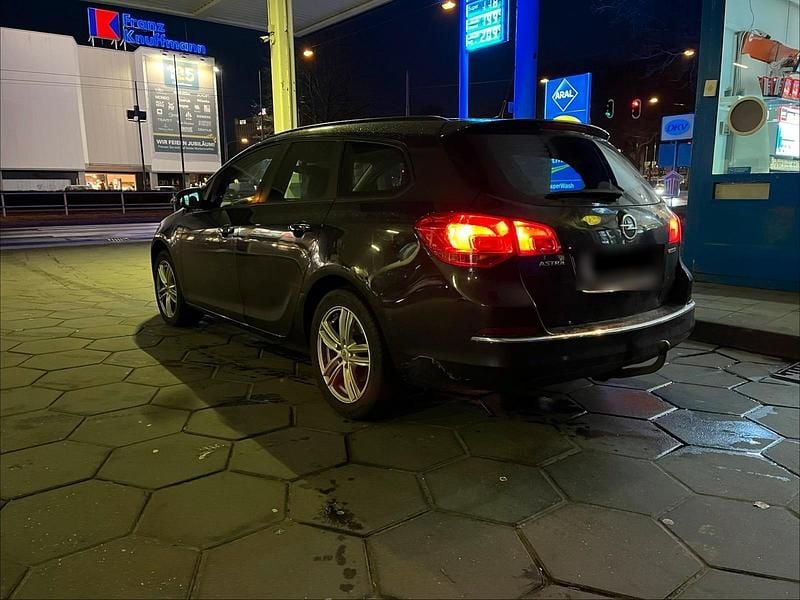 Gebraucht Opel Astra 110 PS (80 kW) 2015 Schwarz Kombi