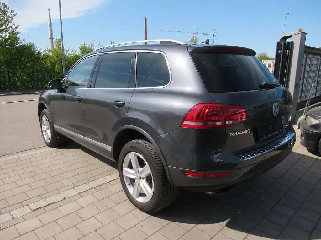 Gebraucht VW Touareg Exclusive 280 PS (205 kW) 2013 Grau SUV