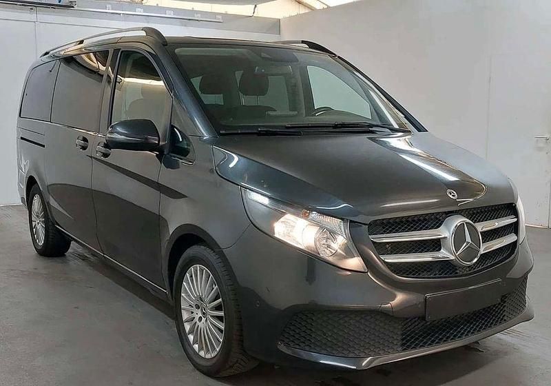 Grau Gebraucht 2020 Mercedes V300 Edition Van / Kleinbus | 48.900 € (Etwas zu teuer) - Bild 1/4