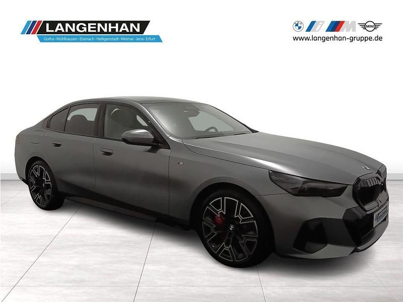 Grau Neu 2025 BMW 540 M Sport Limousine | 80.998 € (Fairer Preis) - Bild 1/4
