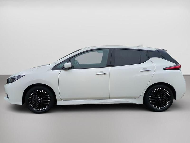Gebraucht Nissan Leaf 360º 110 kW (150 PS) 2022 White (s) Kleinwagen
