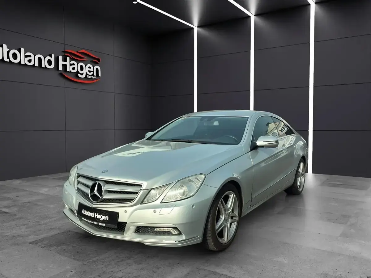 Usata Mercedes E350 272 CV (200 kW) 2009 Argento Coupé
