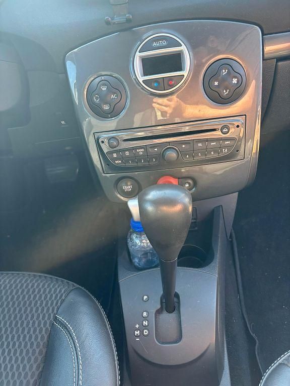 Gebraucht Renault Clio II Luxe 111 PS (81 kW) 2010 Weiß Limousine