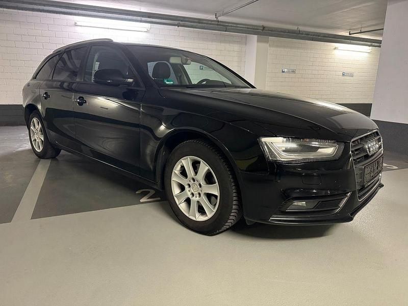 Gebraucht Audi A4 Attraction 143 PS (105 kW) 2012 Schwarz Kombi