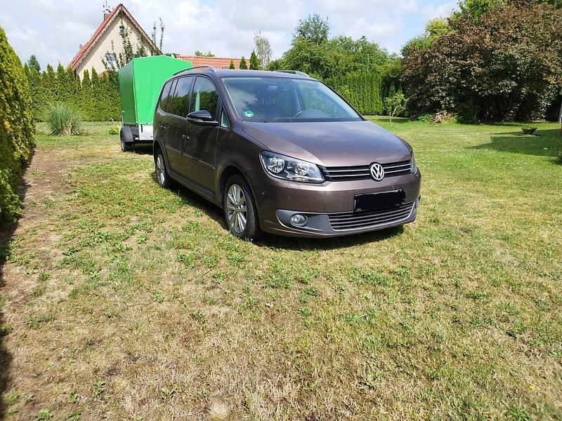 Braun Gebraucht 2012 VW Touran Comfortline Van / Kleinbus | 8.500 € (Etwas zu teuer) - Bild 1/4