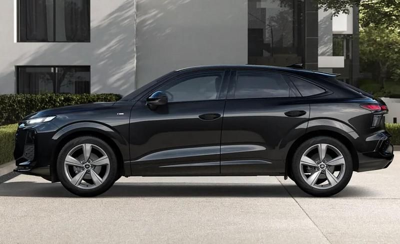 Neu Audi Q3 Sportback Advanced 150 PS (110 kW) 2025 Mythosschwarz metallic SUV