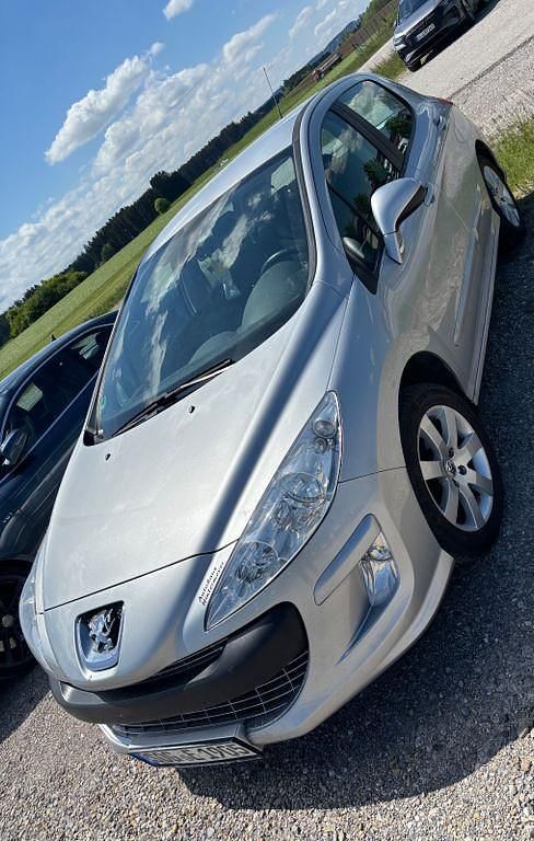 Silber Gebraucht 2009 Peugeot 308 Sport Limousine | 3.699 € (Etwas zu teuer) - Bild 1/4