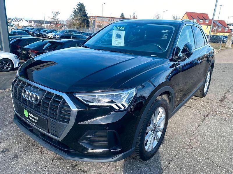 Gebraucht Audi Q3 Ambiente 150 PS (110 kW) 2023 Mythosschwarz metallic SUV