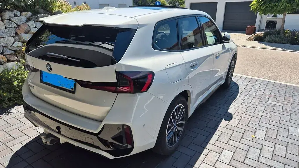 Gebraucht BMW iX1 Performance 230 kW (313 PS) 2023 Weiß SUV