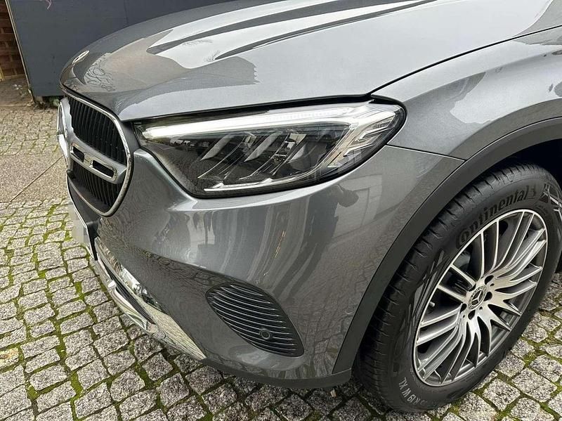 Gebraucht Mercedes GLC220 197 PS (144 kW) 2023 Selenitgrau  metalliclack SUV