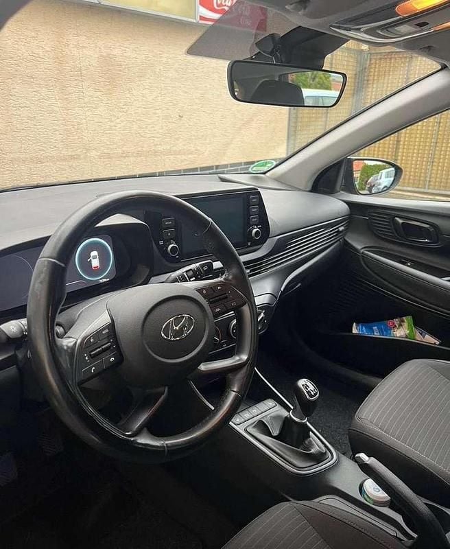 Gebraucht Hyundai i20 Trend 101 PS (74 kW) 2021 Grau Kleinwagen