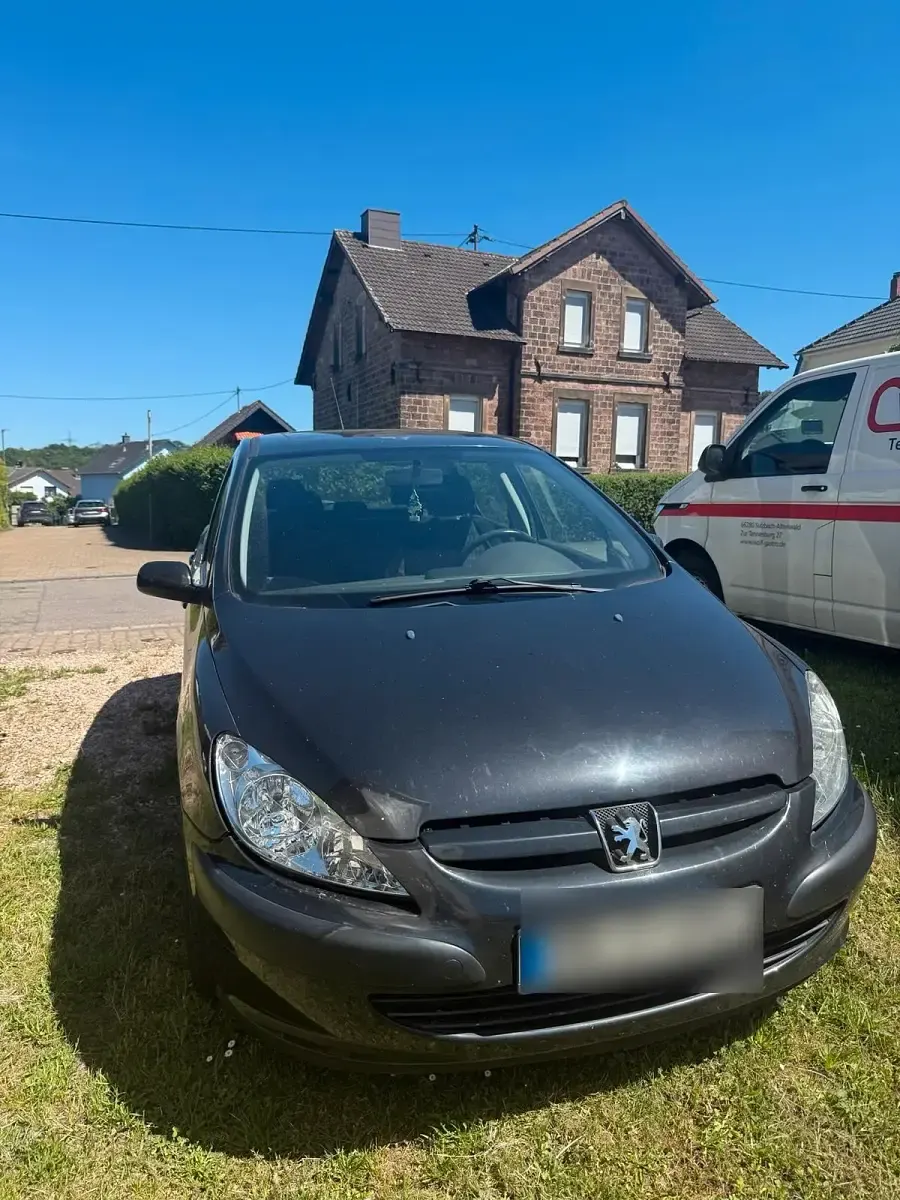 Gebraucht Peugeot 307 110 PS (80 kW) 2001 Schwarz Kleinwagen