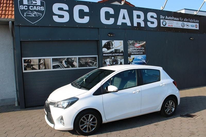 Gebraucht Toyota Yaris Comfort 69 PS (50 kW) 2016 Weiß Kleinwagen