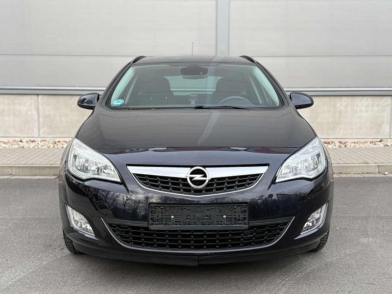 Gebraucht Opel Astra 110 PS (80 kW) 2011 Saphirschwarz mineraleffekt Kombi