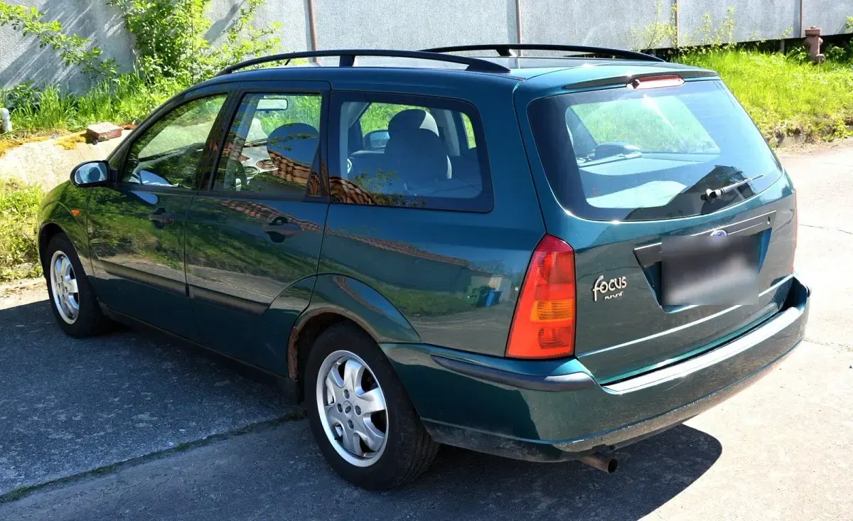 Usata Ford Focus Futura 101 CV (74 kW) 2002 Verde Station wagon