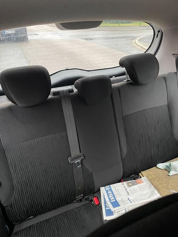 Gebraucht Kia Ceed 64 PS (47 kW) 2008 Silber Kleinwagen