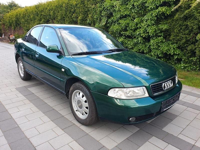 Second-hand Audi A4 102 CP (75 kW) 2000 Verde Berlinǎ