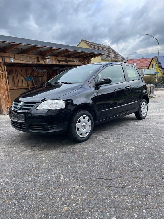 Gebraucht VW Fox 54 PS (39 kW) 2007 Schwarz Kleinwagen