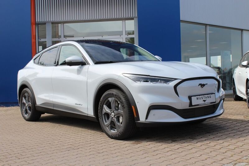 Weiß Gebraucht 2022 Ford Mustang Mach-E SUV | 37.450 € (Fairer Preis) - Bild 1/4