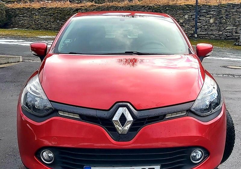 Gebraucht Renault Clio IV Dynamique 73 PS (53 kW) 2013 Rot Limousine