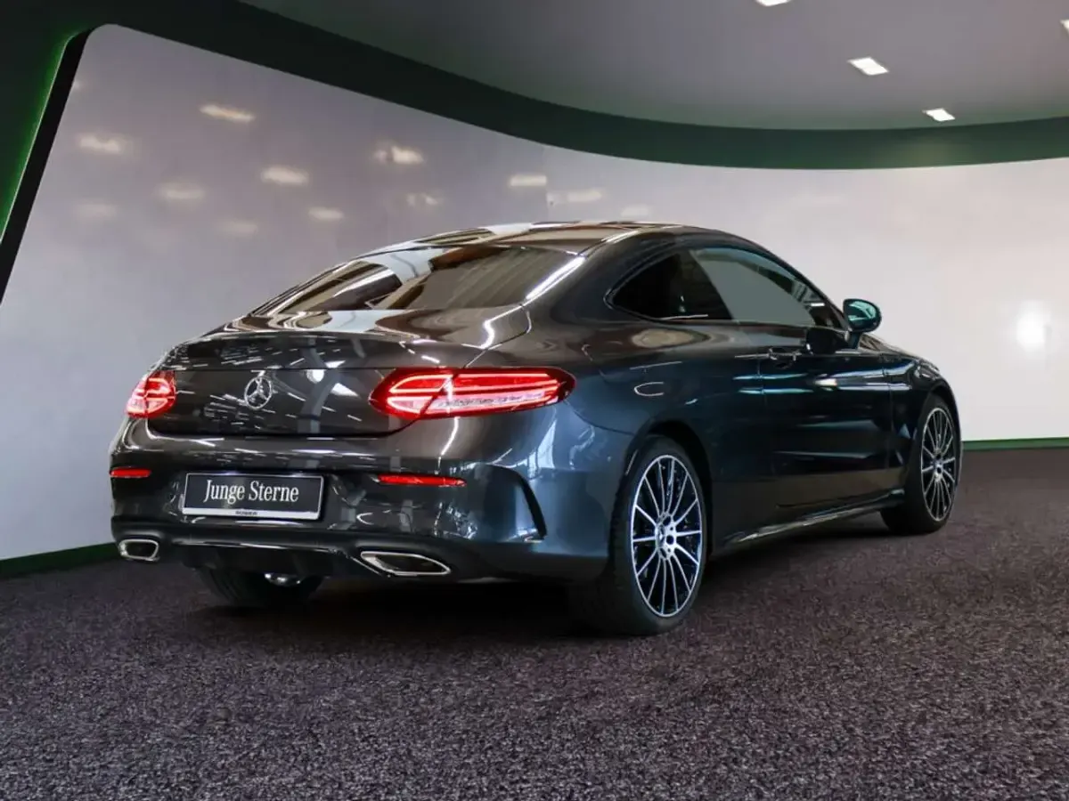 Gebraucht Mercedes C300 AMG 258 PS (189 kW) 2024 Graphitgrau Coupé