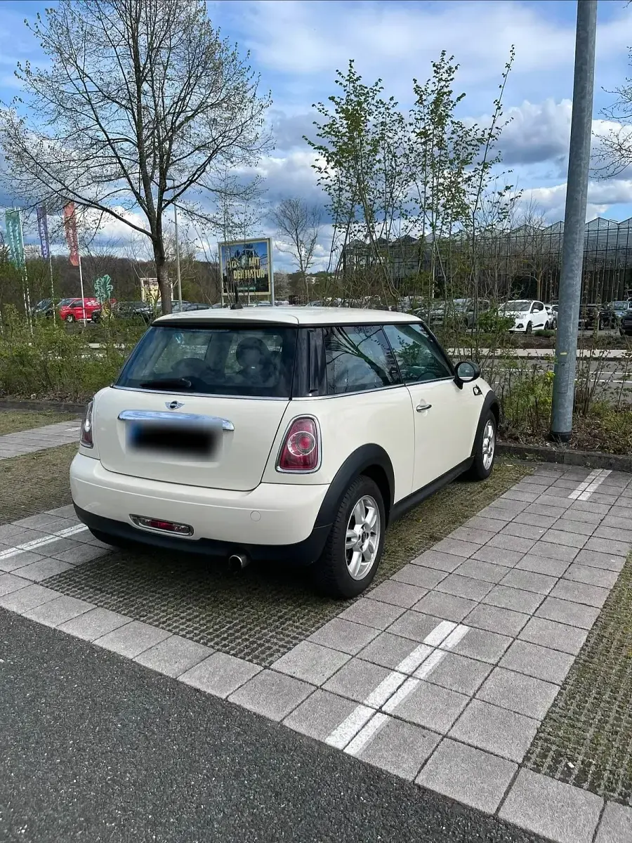 Gebraucht Mini ONE Pepper 75 PS (55 kW) 2013 Weiß Kleinwagen