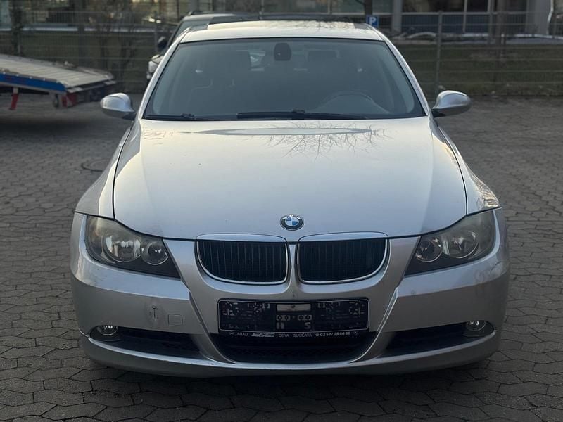 Gebraucht BMW 320 163 PS (119 kW) 2006 Silber Kombi