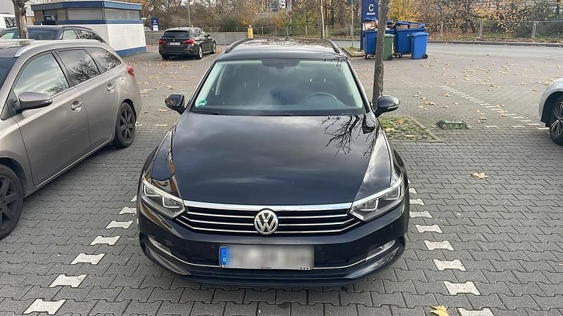 Schwarz Gebraucht 2017 VW Passat Kombi | 7.900 € (Superpreis) - Bild 1/4