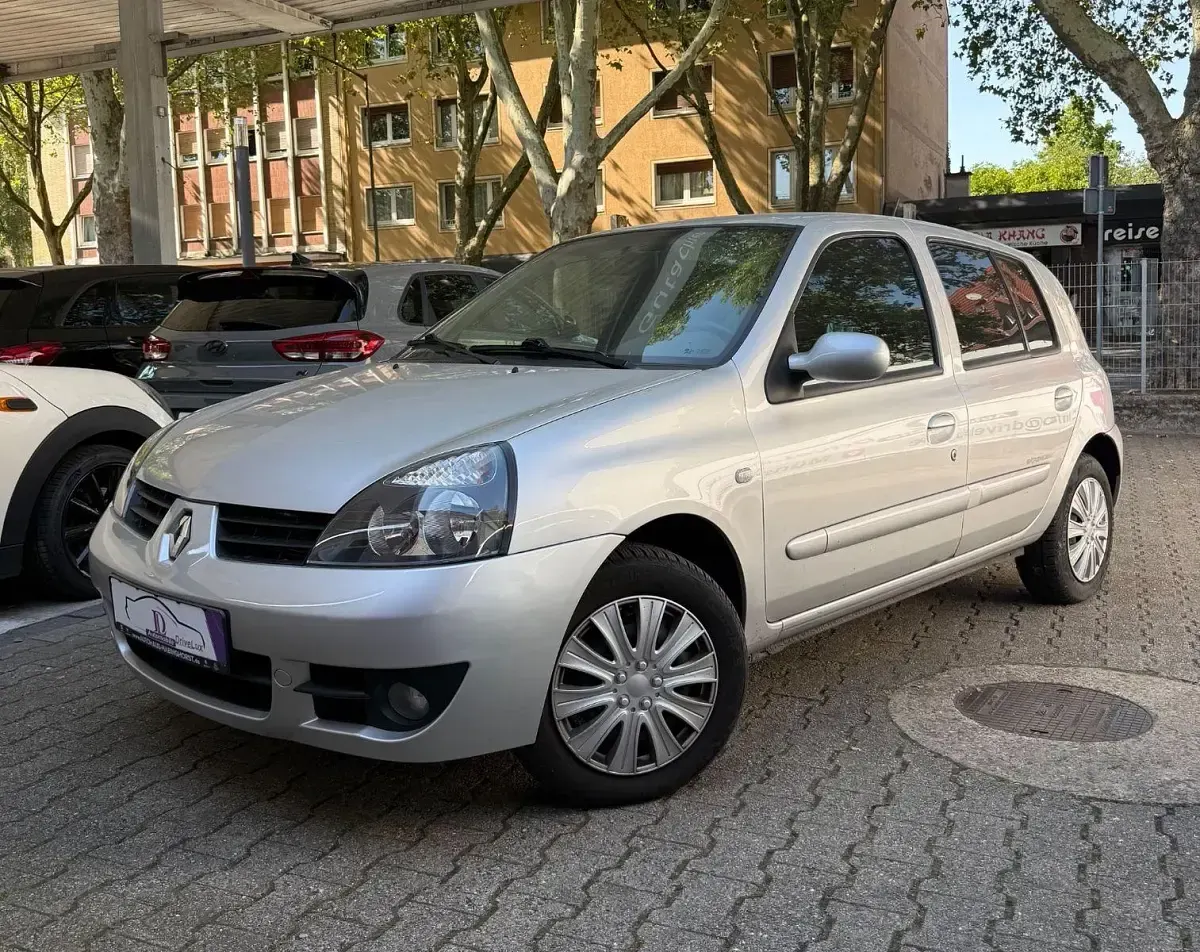 Gebraucht Renault Clio II Campus 58 PS (42 kW) 2009 Silber Limousine