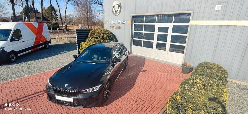 Gebraucht BMW 320e M Sport 204 PS (150 kW) 2024 Schwarz Kombi