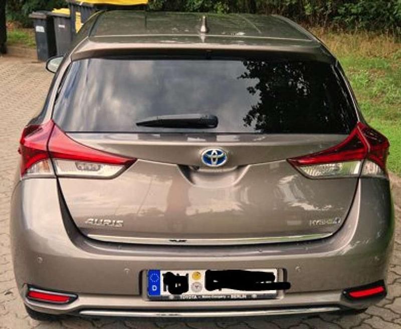 Gebraucht Toyota Auris Hybrid Edition-S 99 PS (72 kW) 2017 Grau Limousine