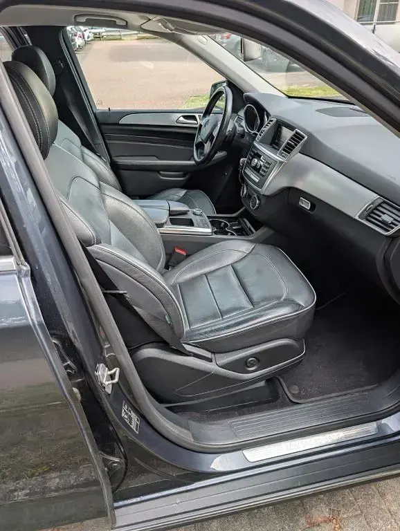 Gebraucht Mercedes ML350 258 PS (189 kW) 2013 Grau SUV