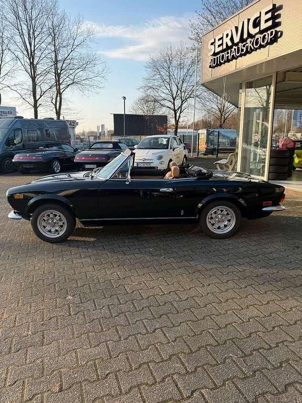 Gebraucht Fiat 124 Spider 105 PS (77 kW) 1981 Schwarz Cabrio