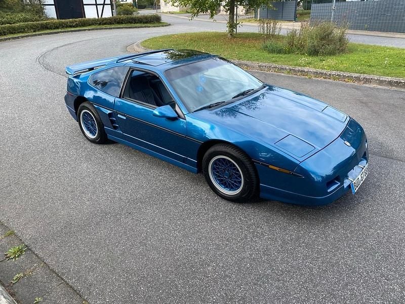 Blau Gebraucht 1988 Pontiac Fiero Coupé | 9.999 € - Bild 1/4