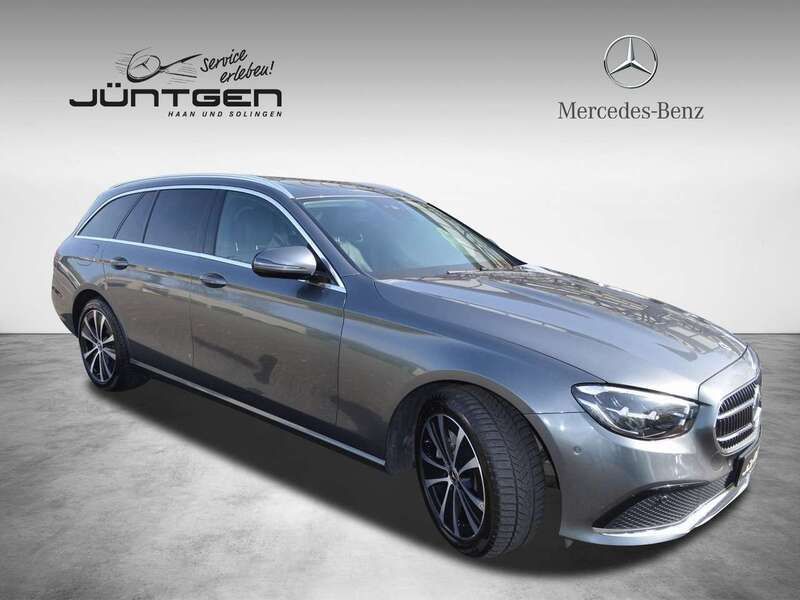 Grau Gebraucht 2022 Mercedes E300 Avantgarde Limousine | 36.888 € (Fairer Preis) - Bild 1/4