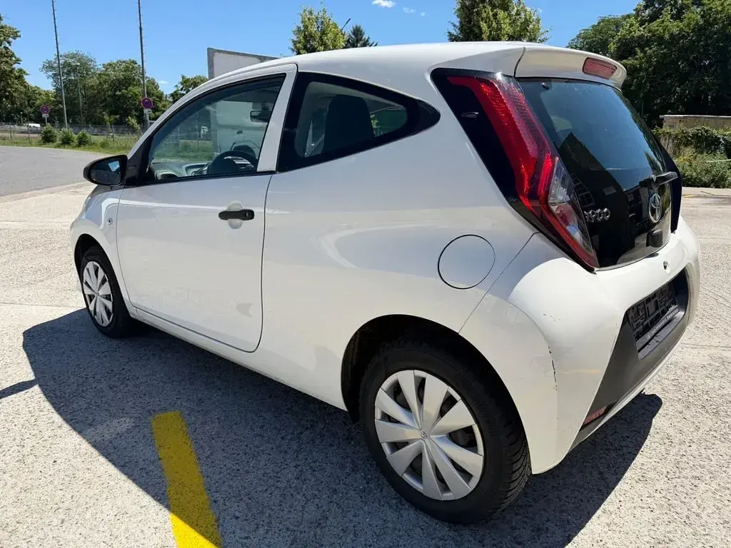 Gebraucht Toyota Aygo 72 PS (52 kW) 2020 Weiß Kleinwagen