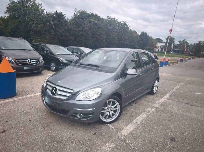 Grau Gebraucht 2009 Mercedes B200 Van / Kleinbus | 3.400 € (Superpreis) - Bild 1/4